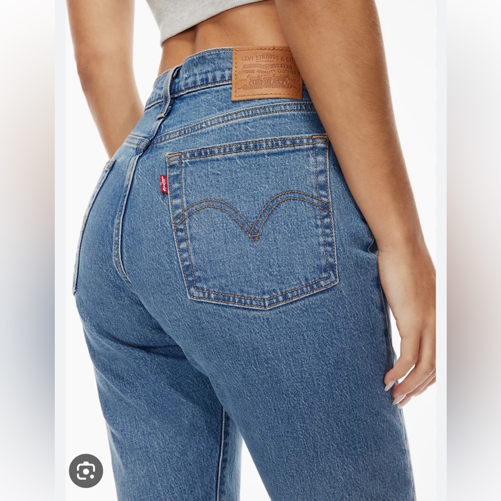 Womens Levi’s wedgie fit